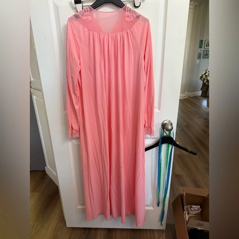 Vintage Shadowline button up dressing gown medium pink nylon embroidered lace